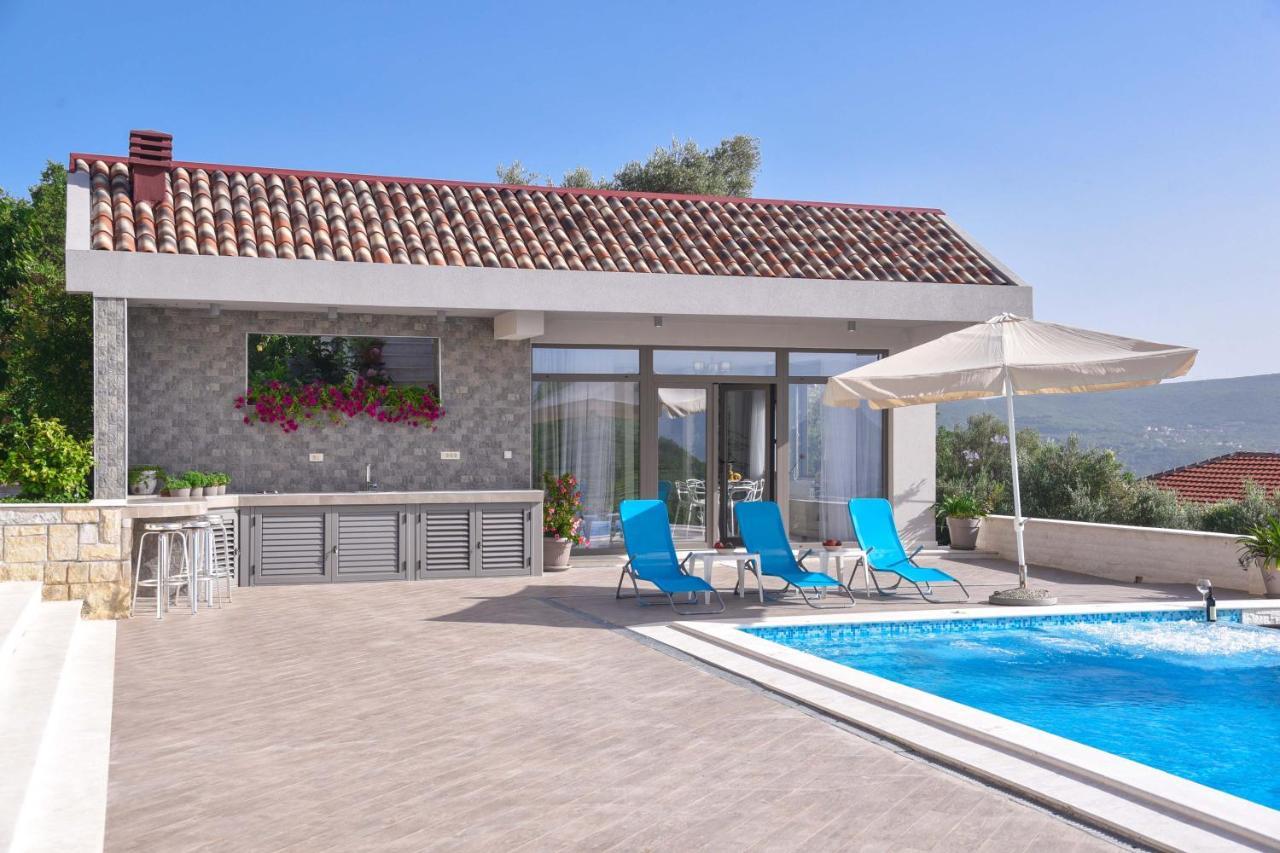 Verbalj Apartment With Swimming Pool Cattaro Esterno foto