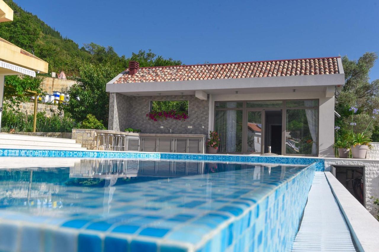 Verbalj Apartment With Swimming Pool Cattaro Esterno foto
