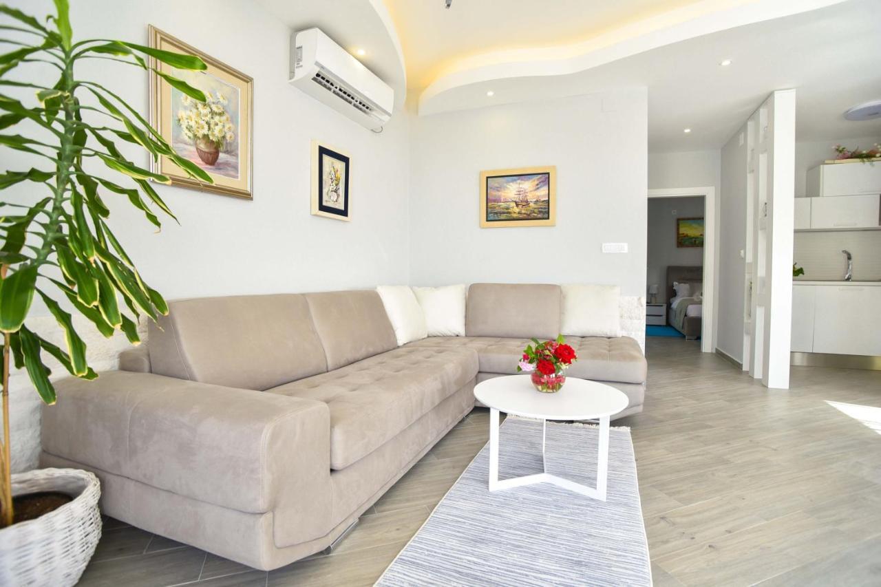 Verbalj Apartment With Swimming Pool Cattaro Esterno foto
