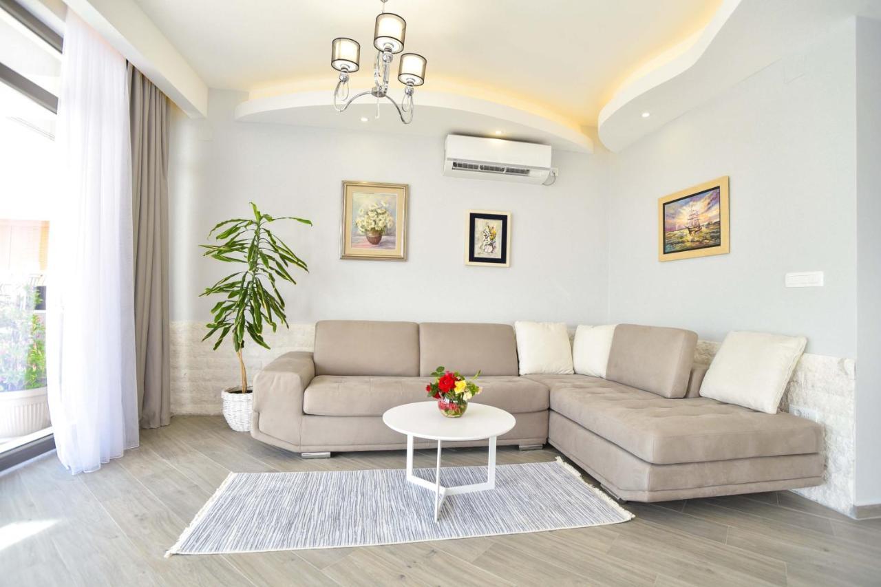Verbalj Apartment With Swimming Pool Cattaro Esterno foto