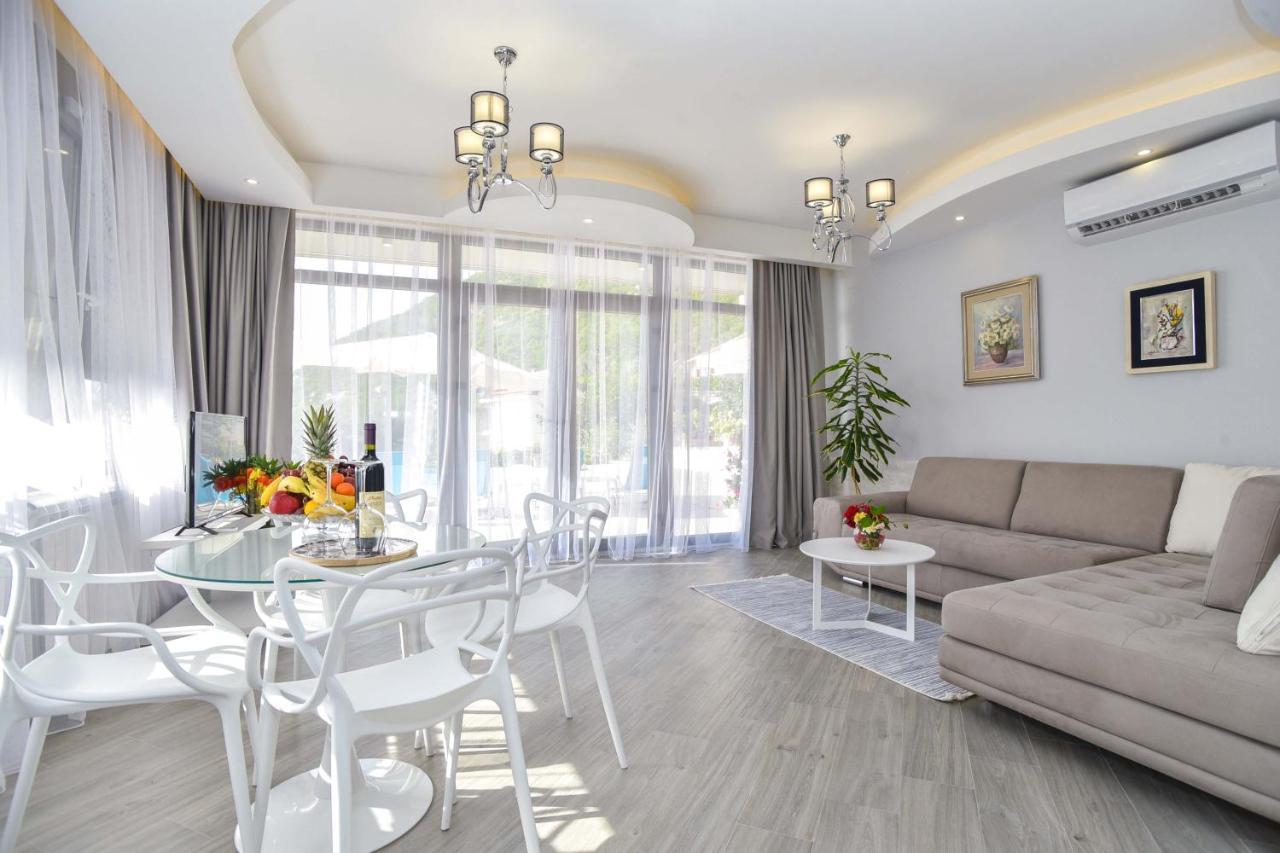 Verbalj Apartment With Swimming Pool Cattaro Esterno foto