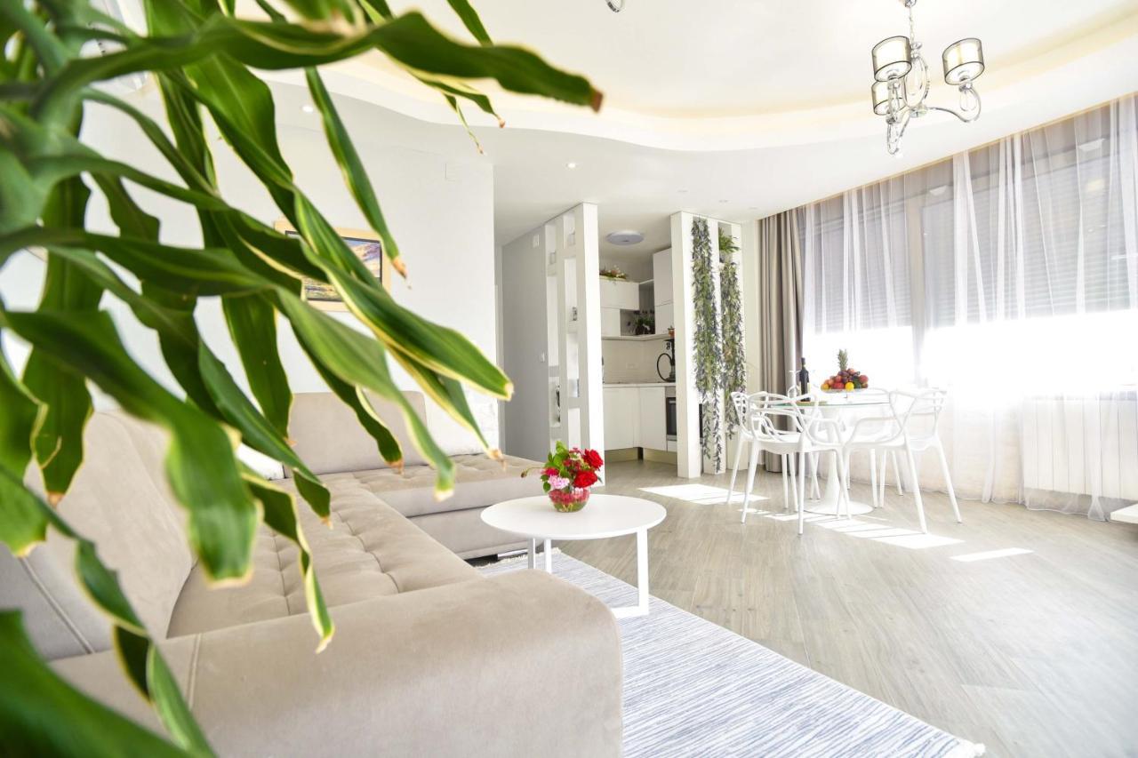 Verbalj Apartment With Swimming Pool Cattaro Esterno foto