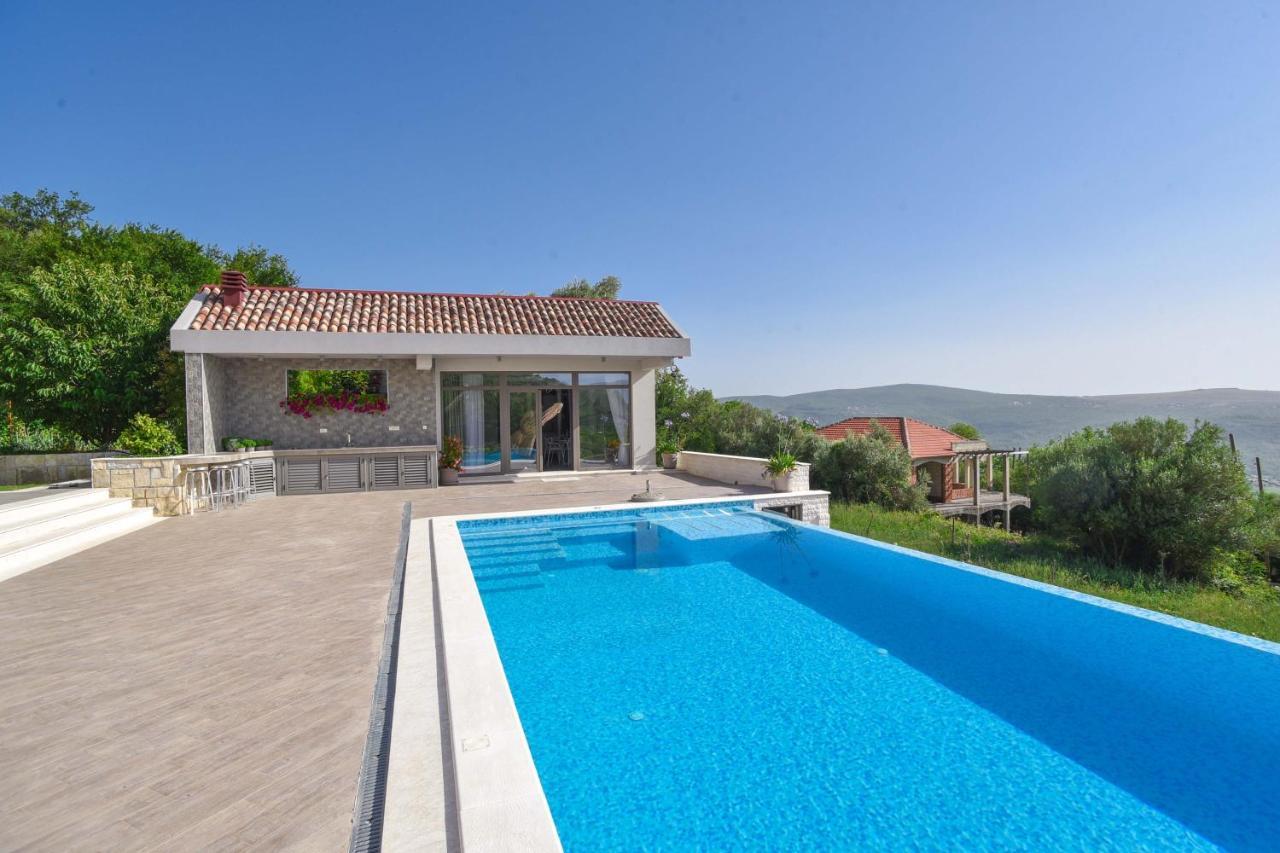 Verbalj Apartment With Swimming Pool Cattaro Esterno foto
