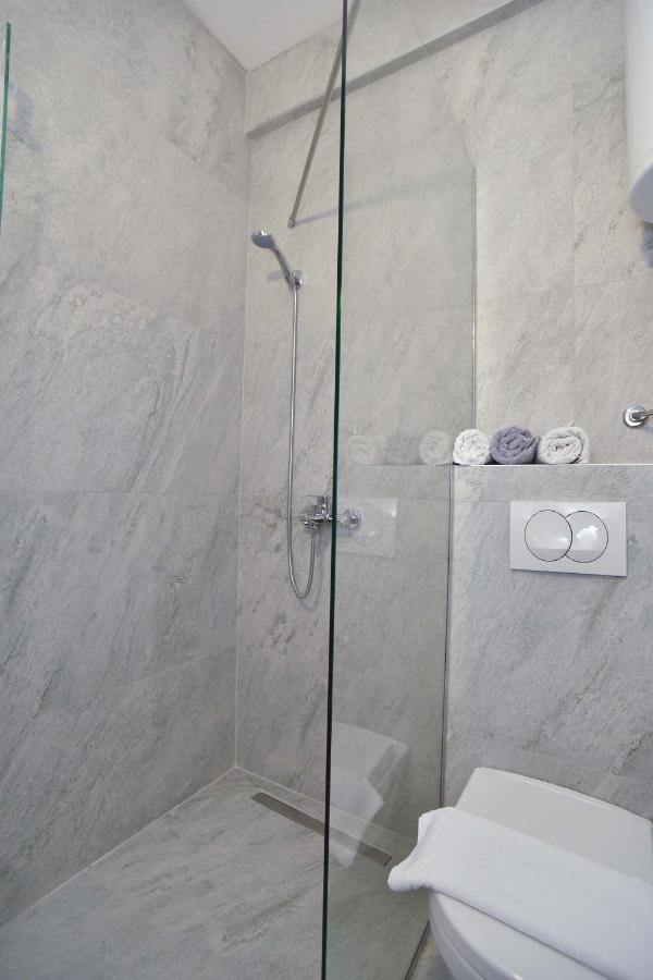 Verbalj Apartment With Swimming Pool Cattaro Esterno foto