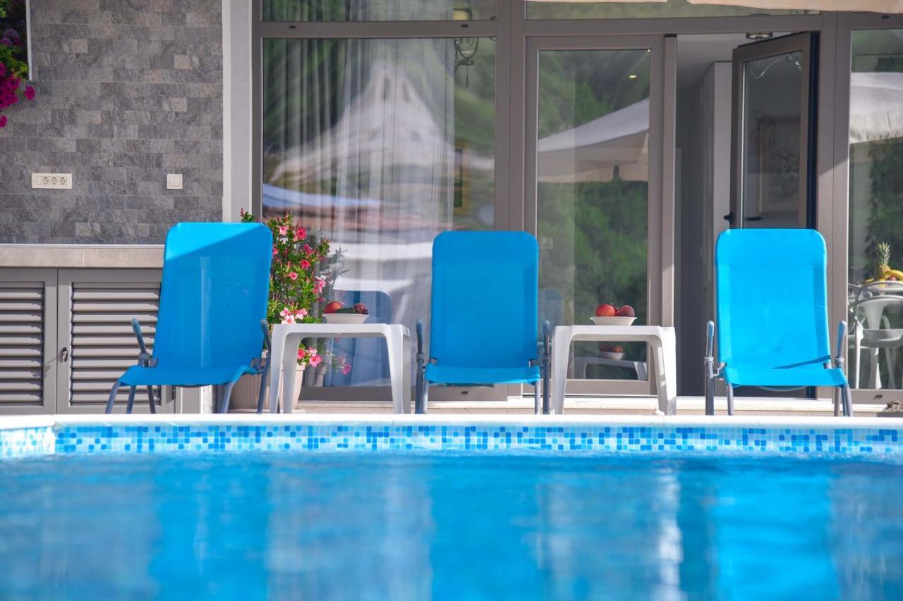 Verbalj Apartment With Swimming Pool Cattaro Esterno foto
